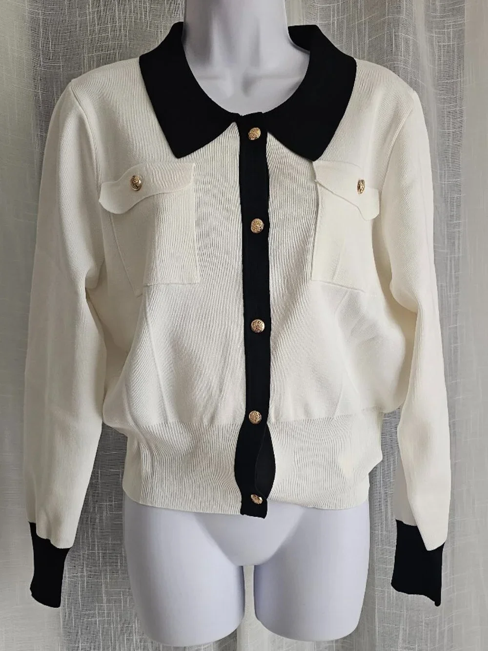 Commense  Metal Button Contrast Trim Knit Top Black & White Size L NWT - Picture 2 of 3